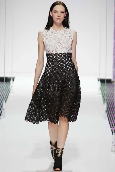Look 17